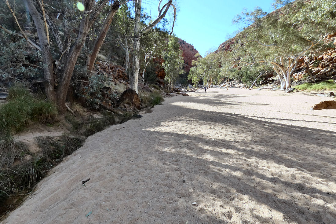 p076b.jpg